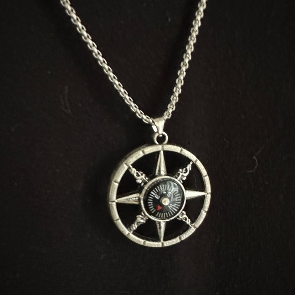 REAL working Compass Pendant Necklace, in GIFT BOX Casual Leisure Fashion - Picture 11 of 16
